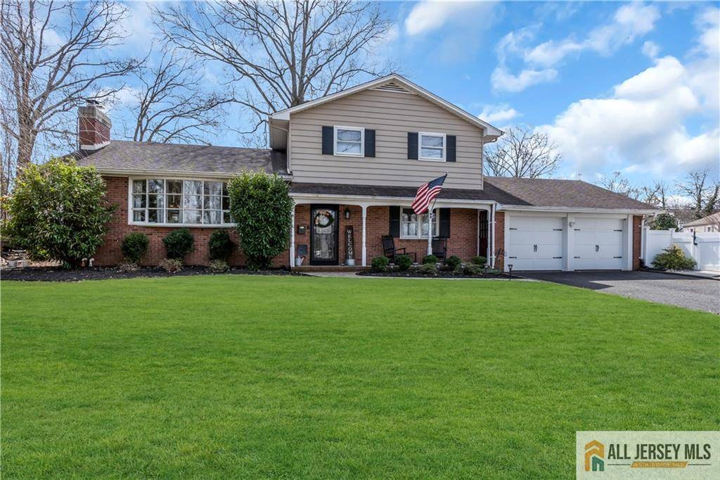 110 Oak DR, Middlesex, NJ 08846