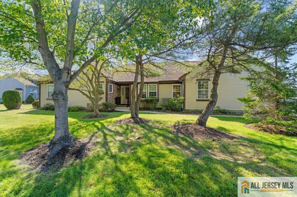 1 Rothwell DR, Monroe, NJ 08831