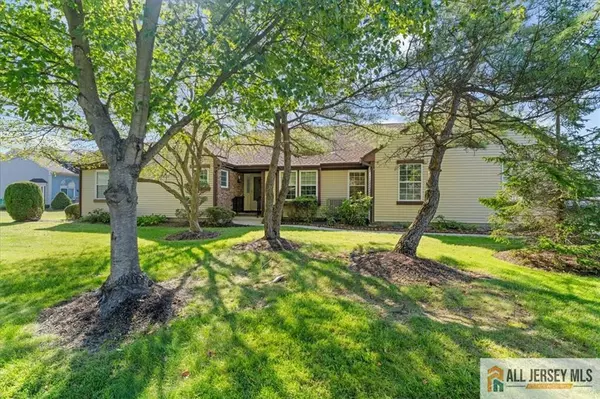 1 Rothwell DR, Monroe, NJ 08831