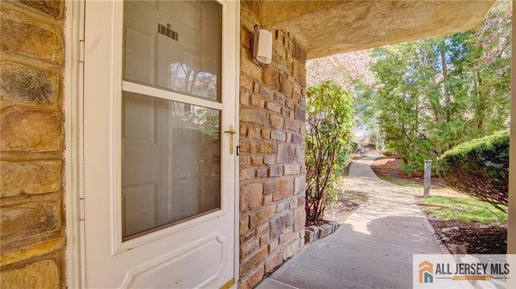 1141 Schmidt LN, North Brunswick, NJ 08902