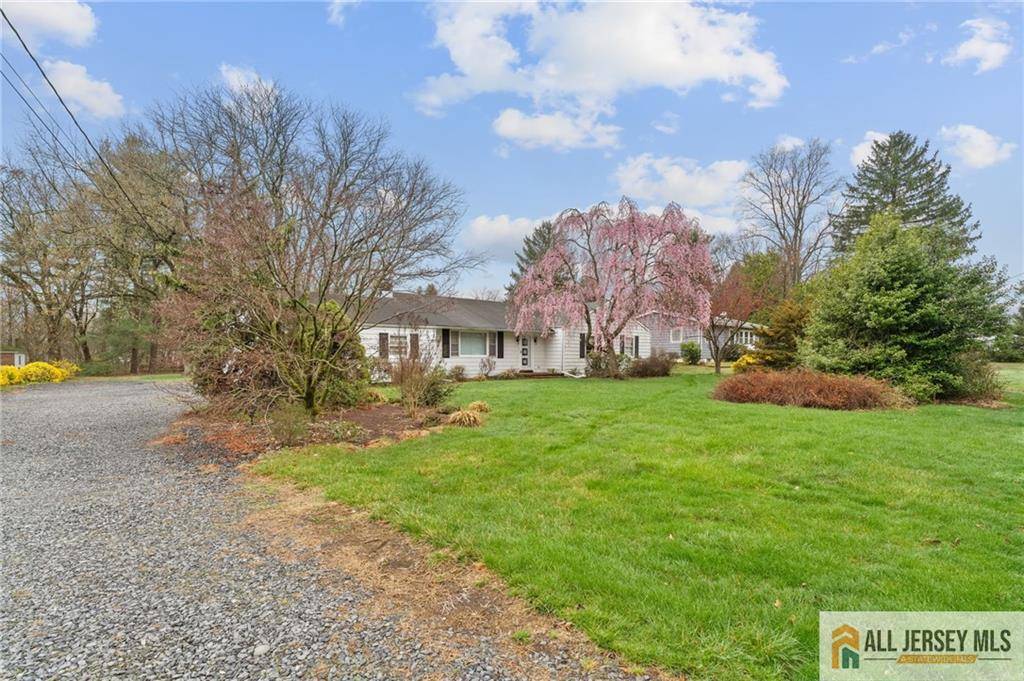 South Brunswick, NJ 08810,377 Ridge RD