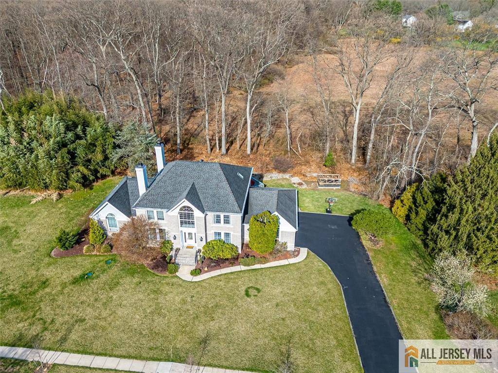 27 Revere CT, West Windsor, NJ 08550