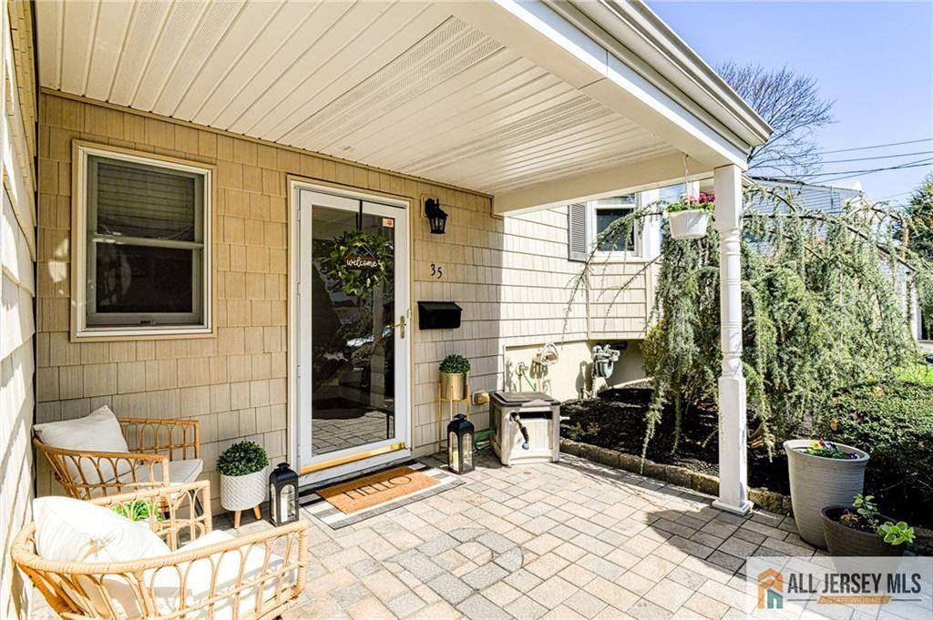 Edison, NJ 08817,35 Outcalt RD