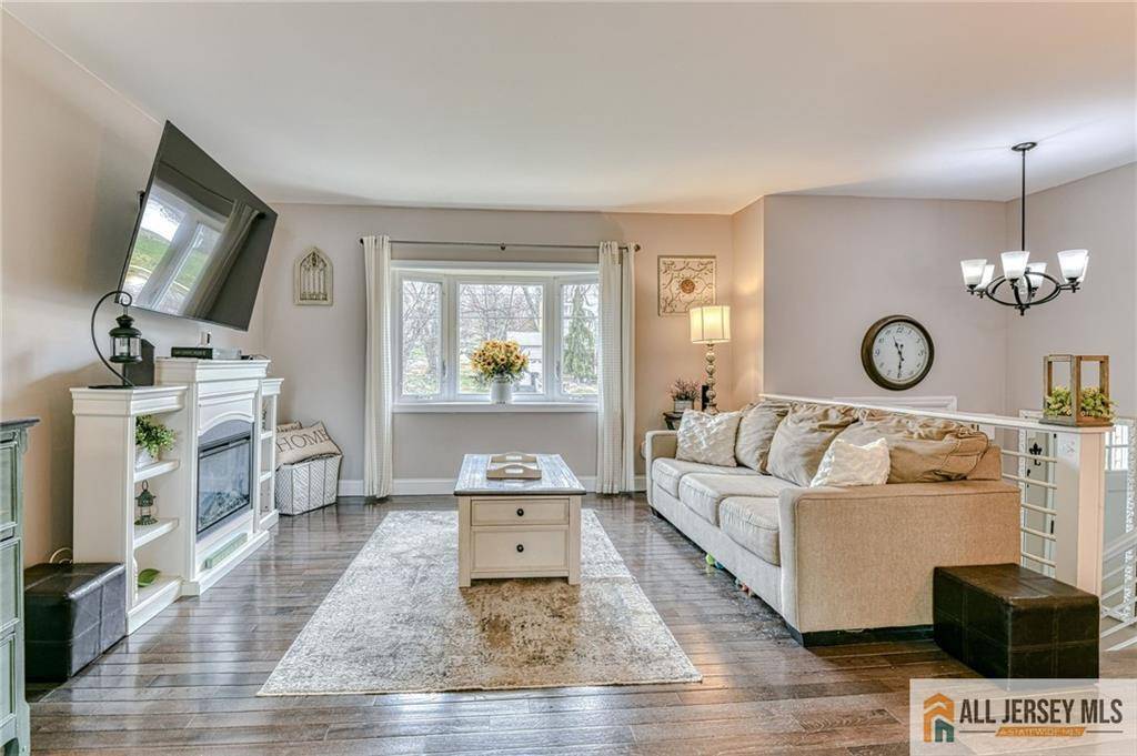 East Brunswick, NJ 08816,38 Frost AVE