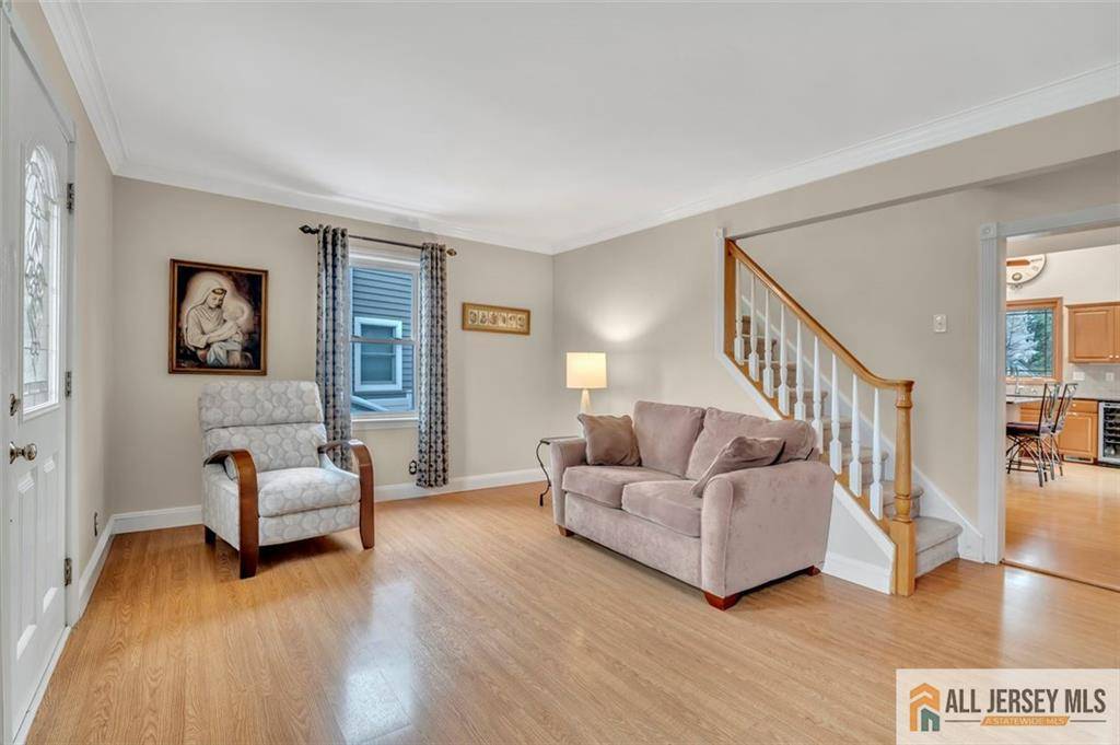Edison, NJ 08817,77 Sharon AVE