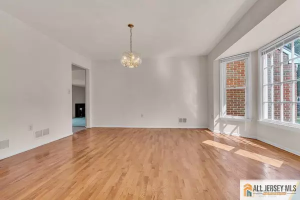 Milltown, NJ 08850,9 Mapleshade RD