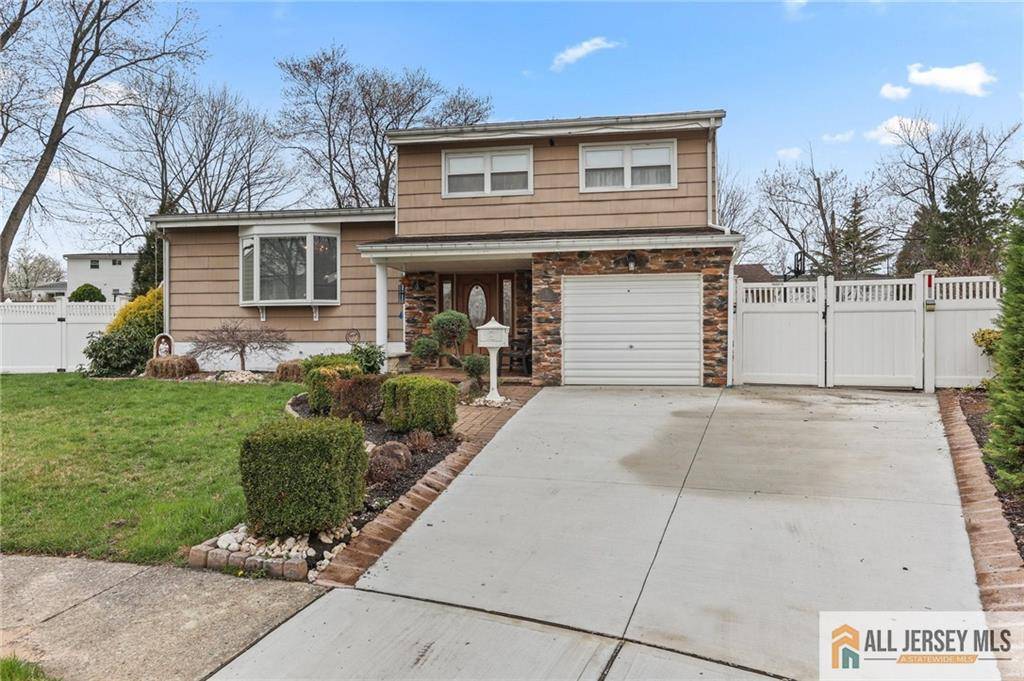 7 Piedmont DR, Old Bridge, NJ 08857