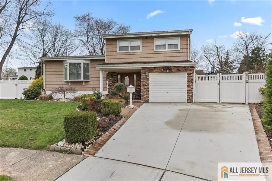 7 Piedmont DR, Old Bridge, NJ 08857