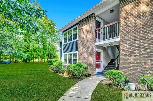 North Brunswick, NJ 08902,127 Pennsylvania WAY