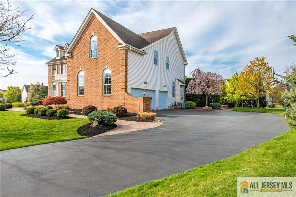 South Brunswick, NJ 08852,4 Van Gogh CT