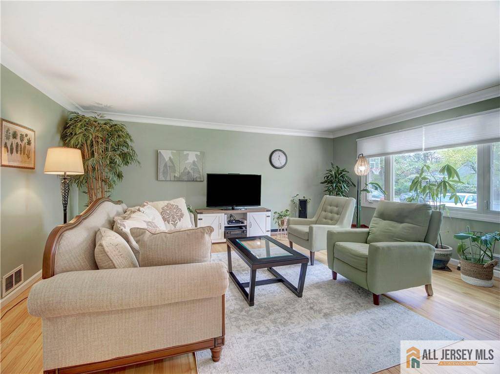 East Brunswick, NJ 08816,3 Camelot DR