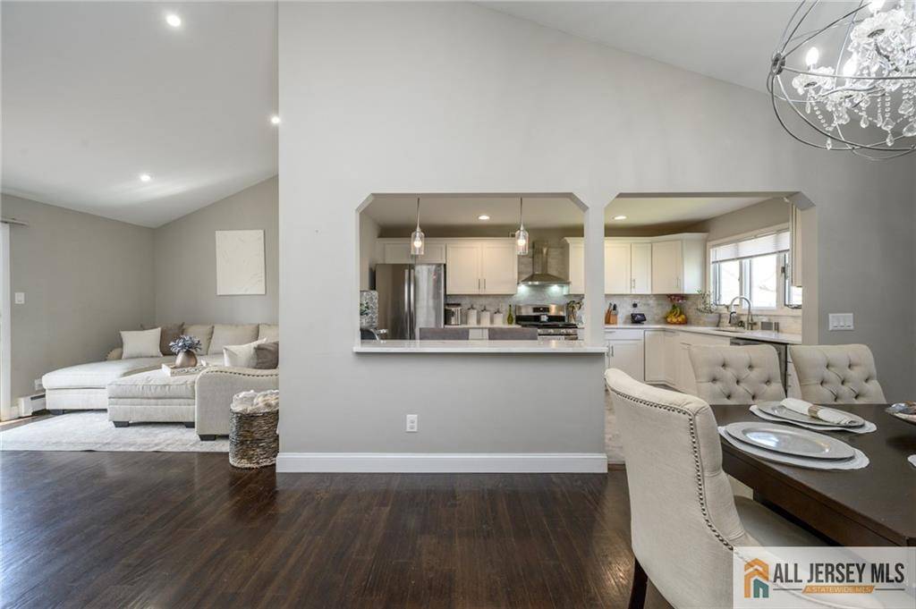 Colonia, NJ 07067,43 Cypress DR