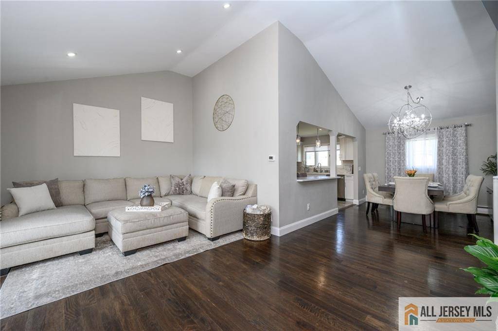 Colonia, NJ 07067,43 Cypress DR