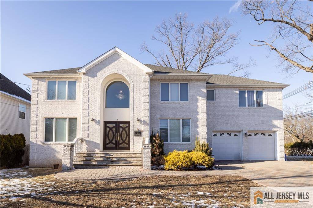 Edison, NJ 08820,2 Universal AVE