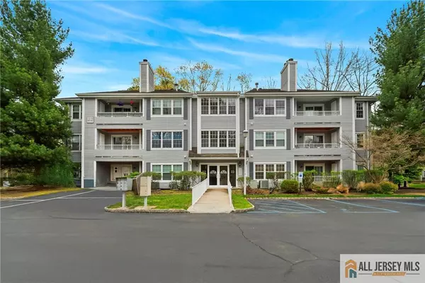 2212 Candlelight CT #2212,  Helmetta,  NJ 08828