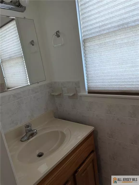 Sea Bright, NJ 07760,41 Village RD