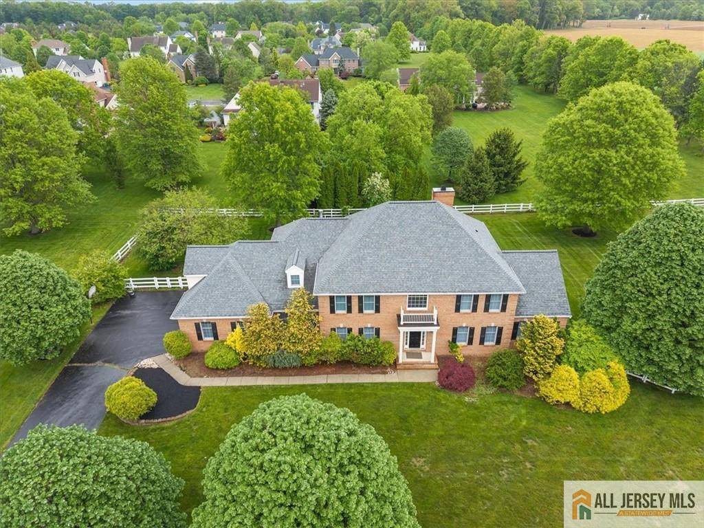 22 Hilltown CT, Plainsboro, NJ 08536