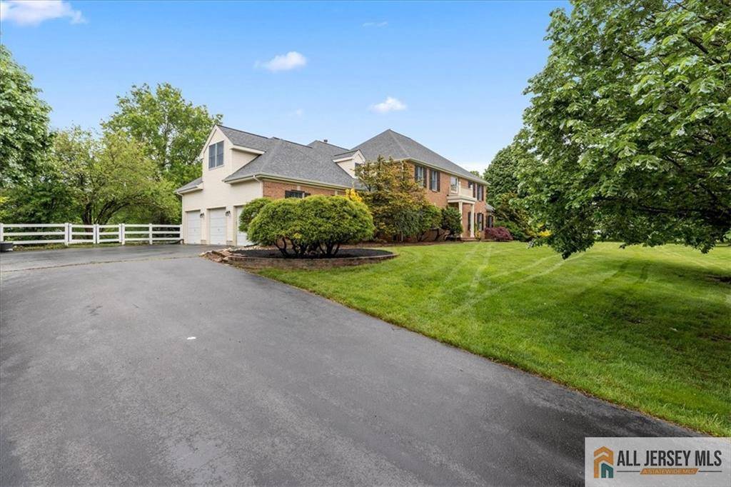 Plainsboro, NJ 08536,22 Hilltown CT