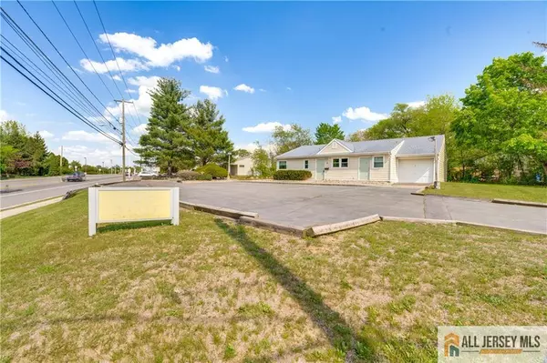 South Brunswick, NJ 08824,2 Stanworth RD