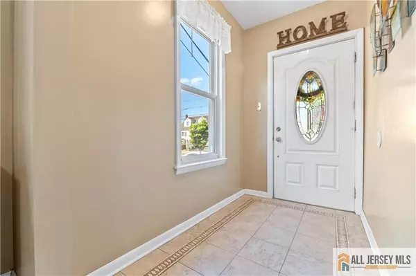 Carteret, NJ 07008,6 Hermann ST