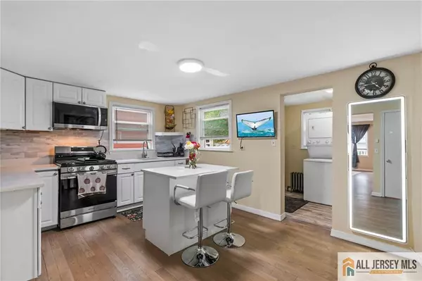 Dunellen, NJ 08812,556 South AVE