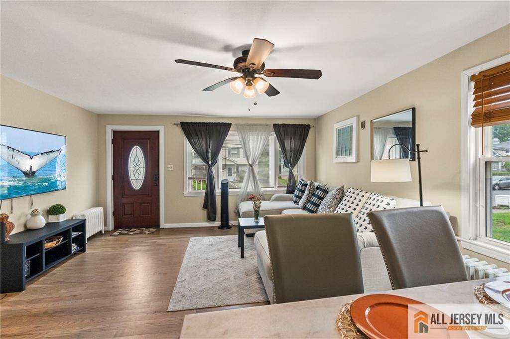 Dunellen, NJ 08812,556 South AVE