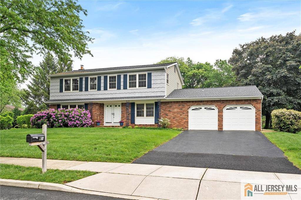 61 Hamilton LN, Plainsboro, NJ 08536