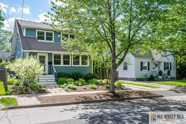 12 S 8th AVE, Highland Park, NJ 08904