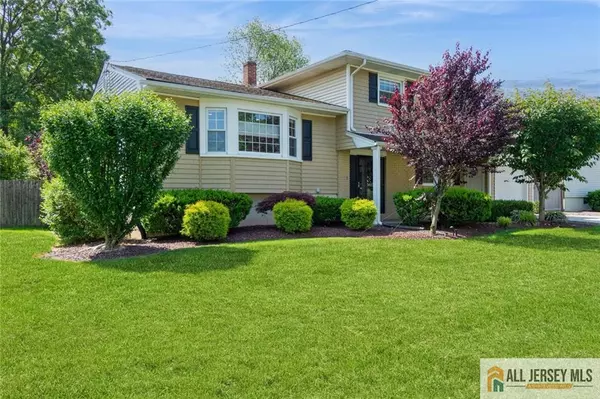 1516 N Indian PL, North Brunswick, NJ 08902