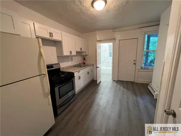 Plainfield, NJ 07060,425 John ST