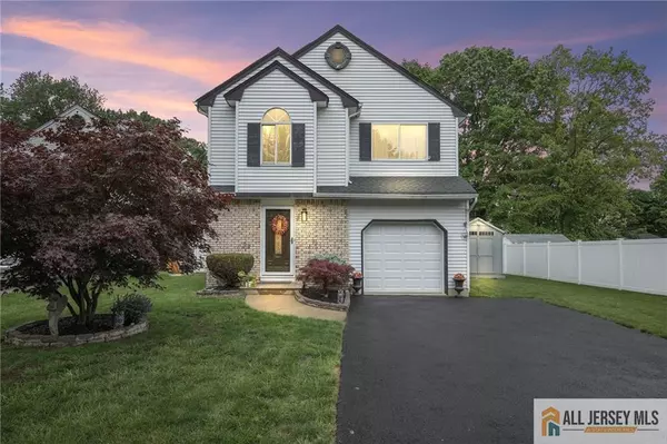 6 Shelley RD, Old Bridge, NJ 08857