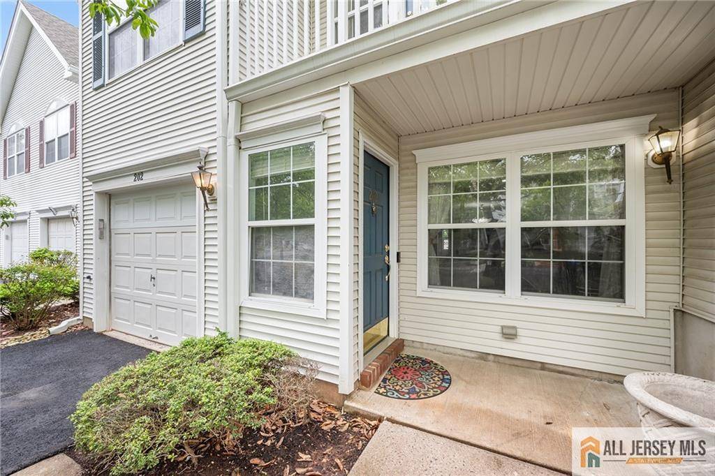 South Brunswick, NJ 08540,202 Canterbury WAY