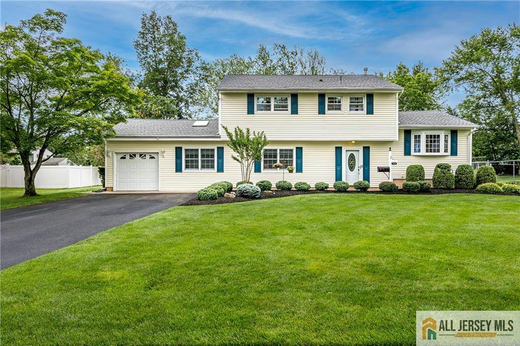 13 Steven RD, South Brunswick, NJ 08824