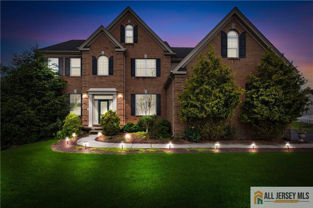 6 Monet CT, South Brunswick, NJ 08852
