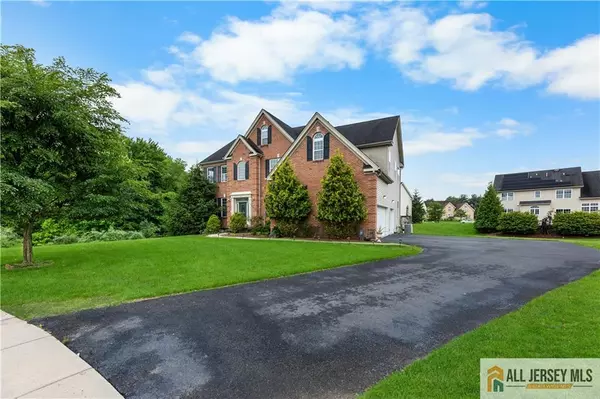 South Brunswick, NJ 08852,6 Monet CT