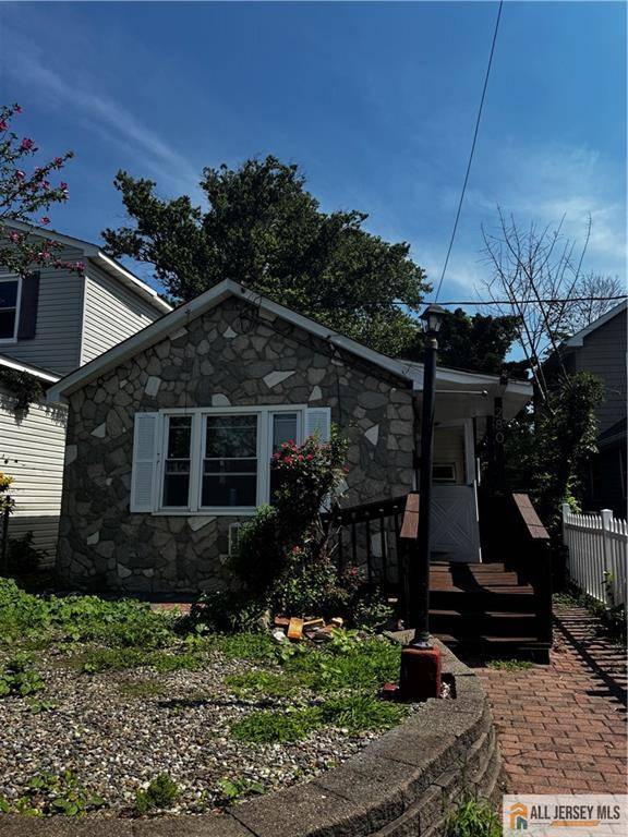 280 Shoreland CIR, South Amboy, NJ 08879