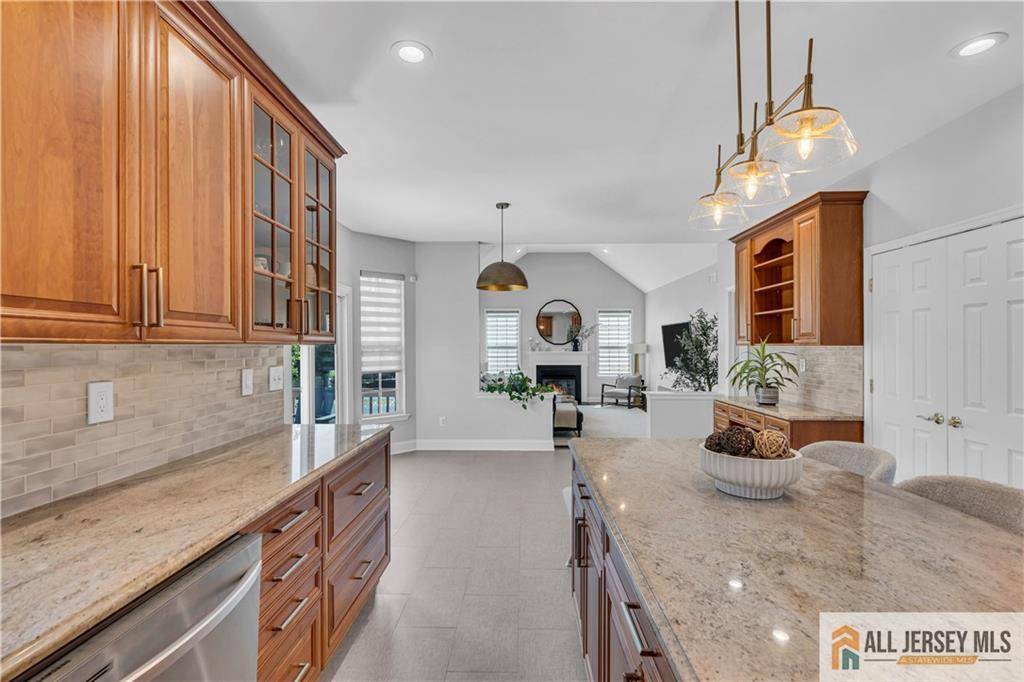 East Brunswick, NJ 08816,11 Hawk CT
