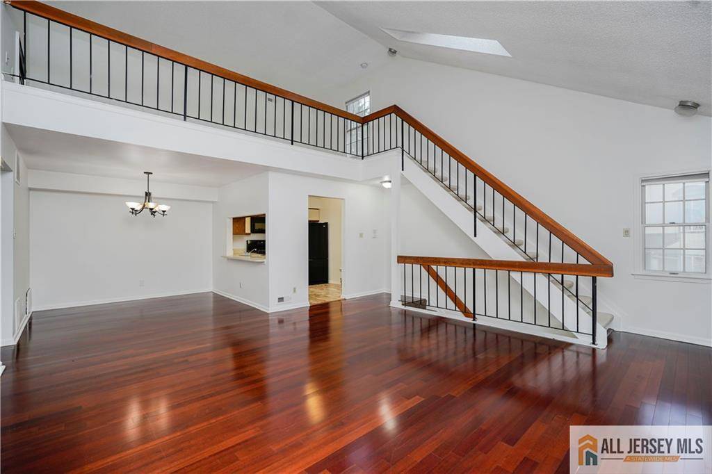 East Brunswick, NJ 08816,406 Commons DR #6