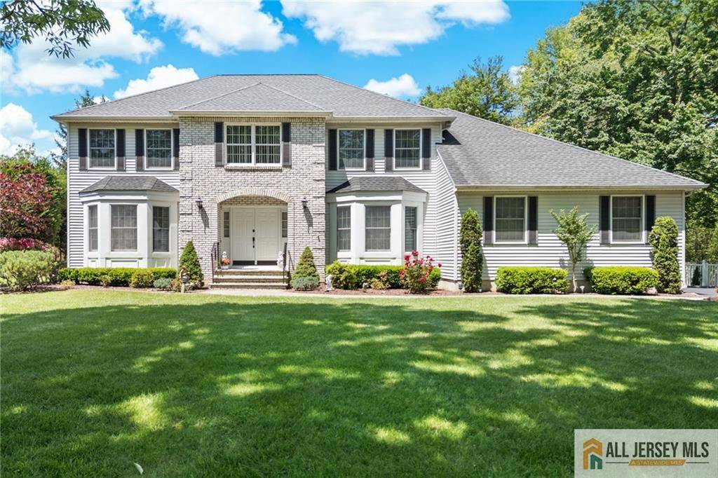 21 Tanglewood PL, Monroe, NJ 08831