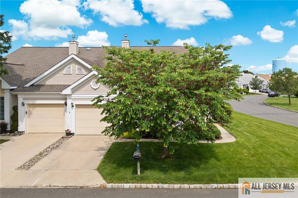 24 Birmingham LN, Monroe, NJ 08831