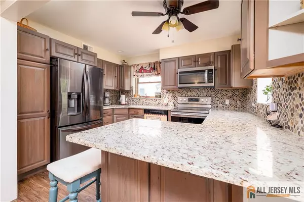South River, NJ 08882,30 Leland AVE