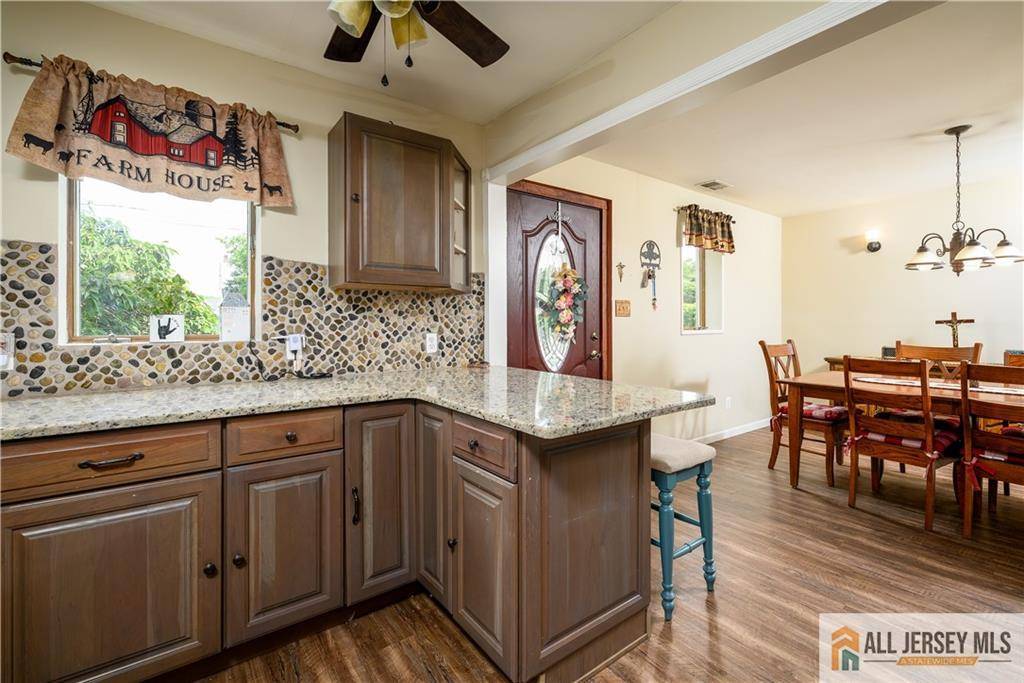 South River, NJ 08882,30 Leland AVE