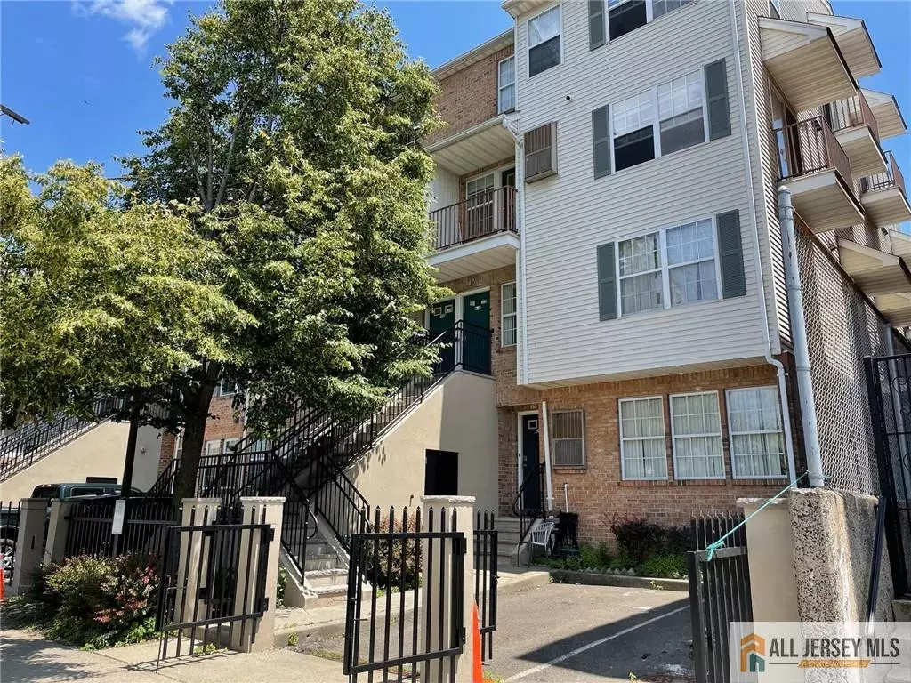 Newark, NJ 07105,76 Union ST #A10