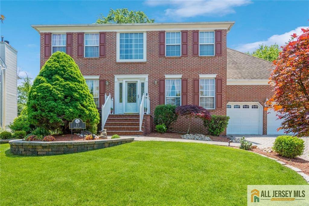 17 Alexis LN, Edison, NJ 08820