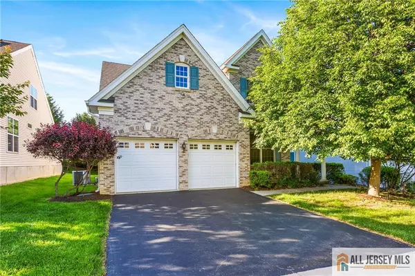 43 Edgemere DR, South Brunswick, NJ 08824