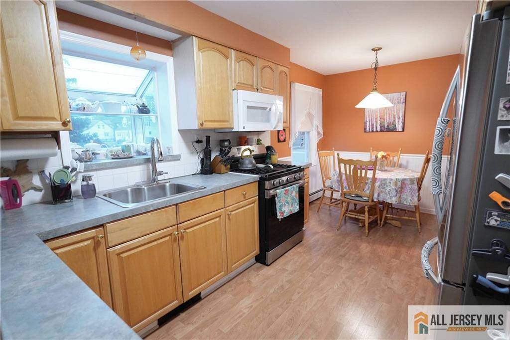 Iselin, NJ 08830,180 Correja AVE