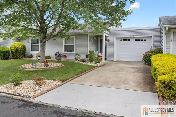 128 Balsam PLZ #128B, Monroe, NJ 08831