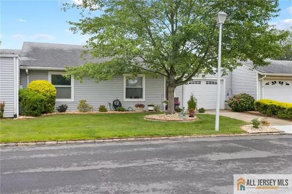 Monroe, NJ 08831,128 Balsam PLZ #128B