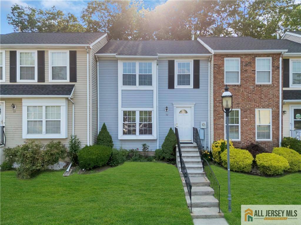 Sayreville, NJ 08872,52 Lantern LN