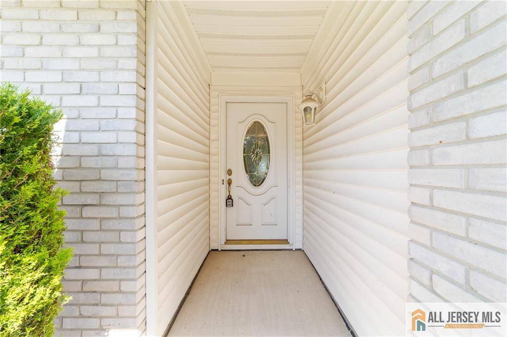 Monroe, NJ 08831,703 Croydon RD #703B